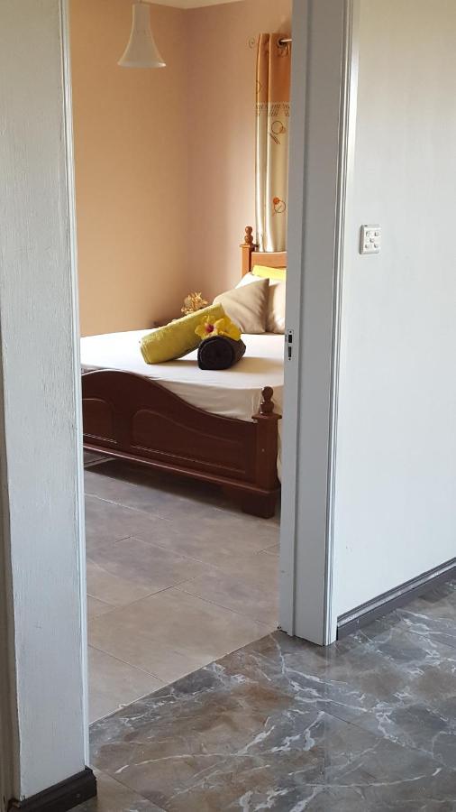 Aux Plaisirs De La Vie Chambre Chez L Habitant Flic-en-Flacq Buitenkant foto